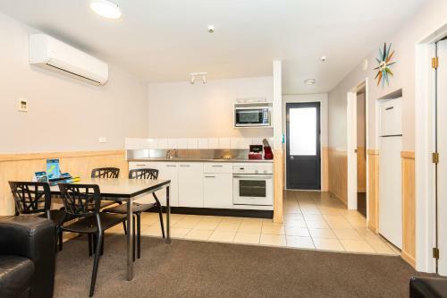 Motel Christchurch Top 10 Holiday Park