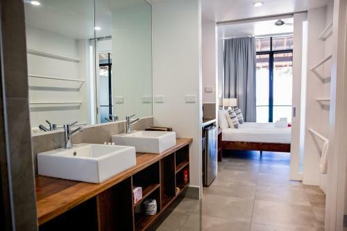 Hotel Barrier Beach House