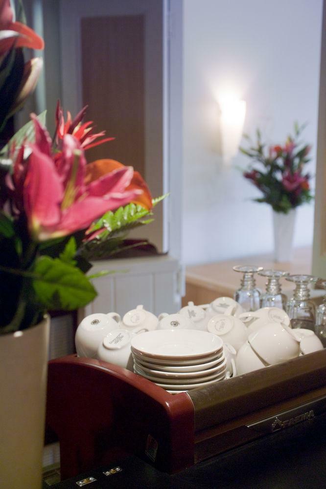 Bay Plaza Hotel
