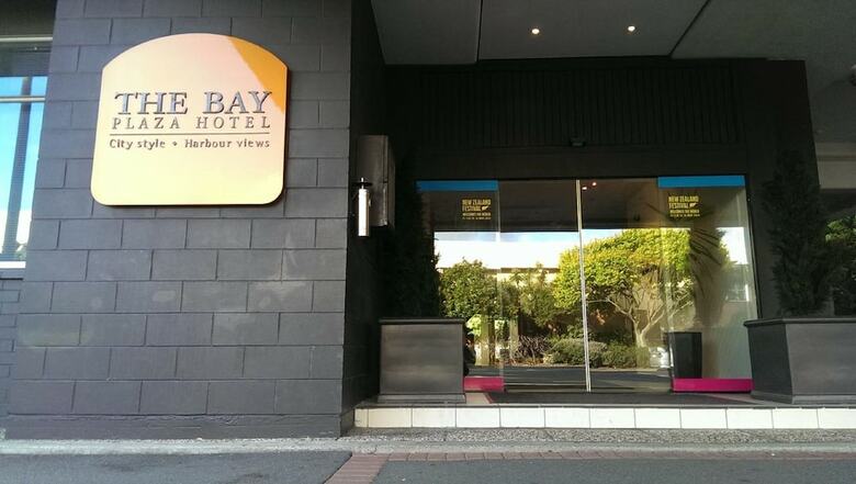 Bay Plaza Hotel