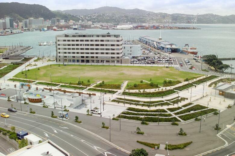 Bay Plaza Hotel