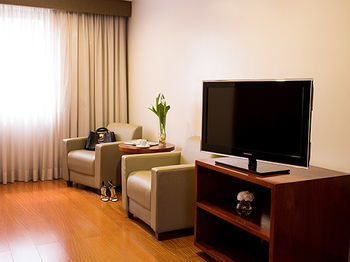 Golden Tulip Suites Dubai