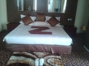 The Mirror Hotel