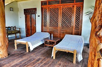 Posada Pongwe Beach Hotel