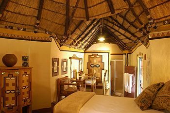 Posada Lesedi Cultural Village