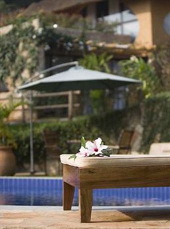 Le Petit Village Hotel