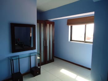 Aparthotel Aquamarina Suites