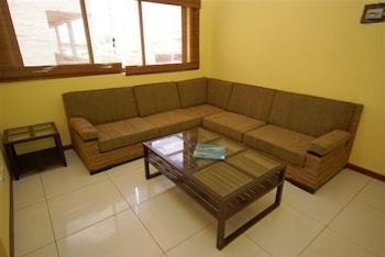 Aparthotel Aquamarina Suites