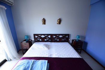 Aparthotel Aquamarina Suites