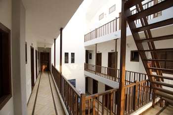 Aparthotel Aquamarina Suites