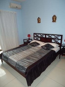 Aparthotel Aquamarina Suites