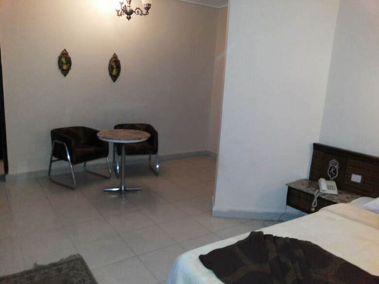 Kanzy Hotel