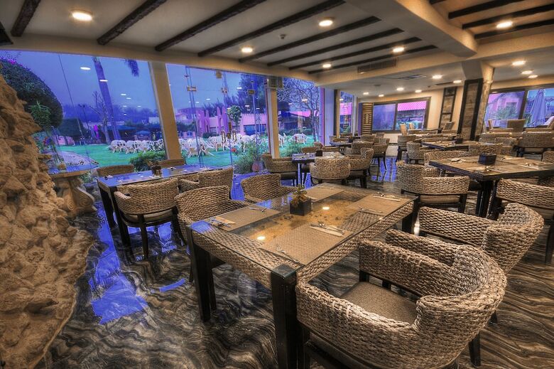 Africana Hotel & Spa