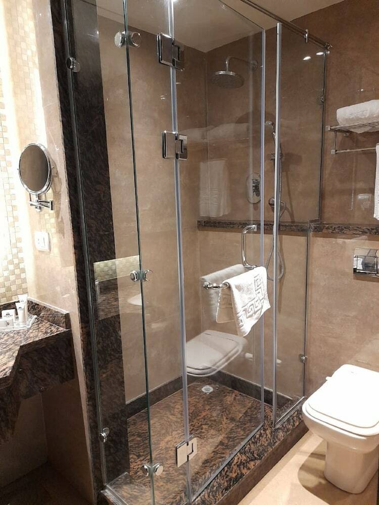 Africana Hotel & Spa