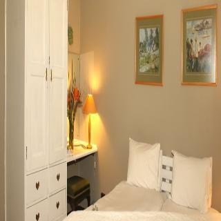 Hotel Albourne Guest House