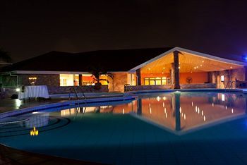 Oak Plaza East Airport Hotel