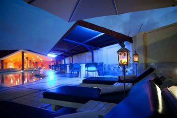 Oak Plaza East Airport Hotel