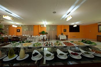 Oak Plaza East Airport Hotel