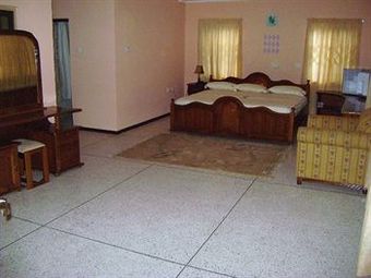 Hotel East Airport Guesthouse