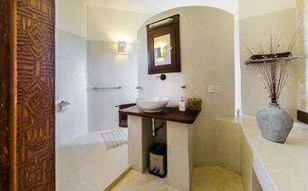 Lonno Lodge Hotel