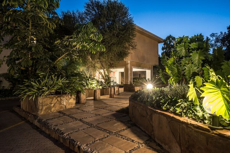 Prideinn Raphta Hotel
