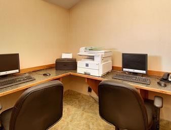 Hotel Ramada Clairmont/grande Prairie