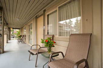 Howard Johnson Hotel And Suites, Victoria Elk Lake