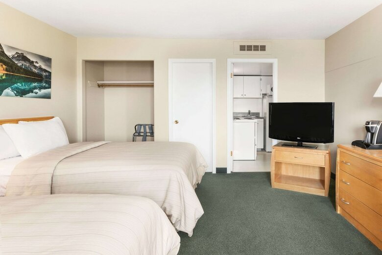 Hotel Days Inn By Wyndham Golden