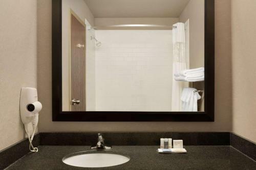 Hotel Days Inn - Regina Airport West