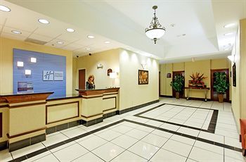 Holiday Inn Express Hotel & Suites Sylacauga