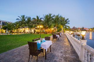 Hotel River Beach Resort