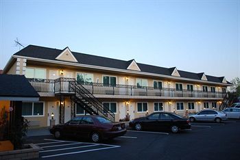 Motel Walnut Inn & Suites