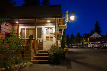 Aparthotel Red Wolf Lakeside Lodge