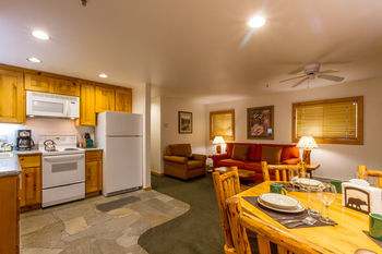 Aparthotel Red Wolf Lakeside Lodge