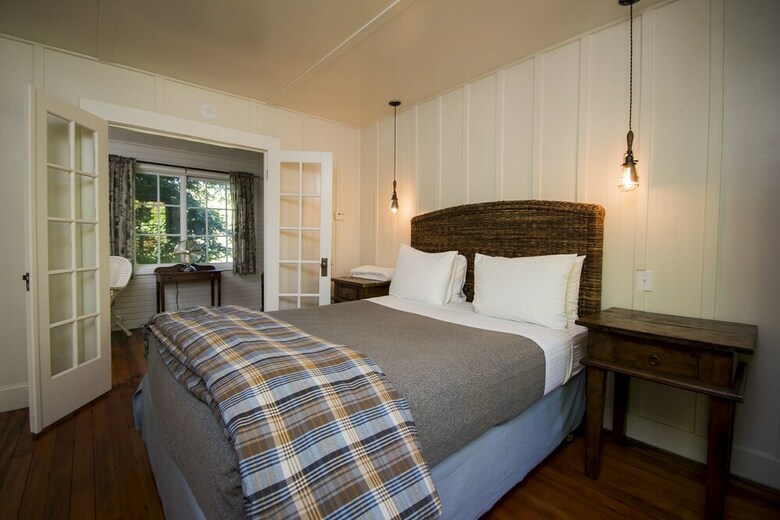Cabana Dawn Ranch Lodge