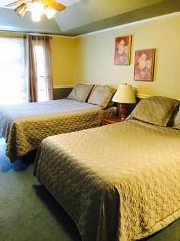 Cabana Lazy Z Resort