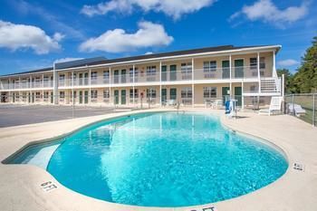 Motel Super 8 Monticello