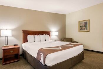 Hotel Quality Inn & Suites