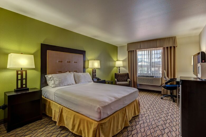 Holiday Inn Express Hotel & Suites Montrose-townsend