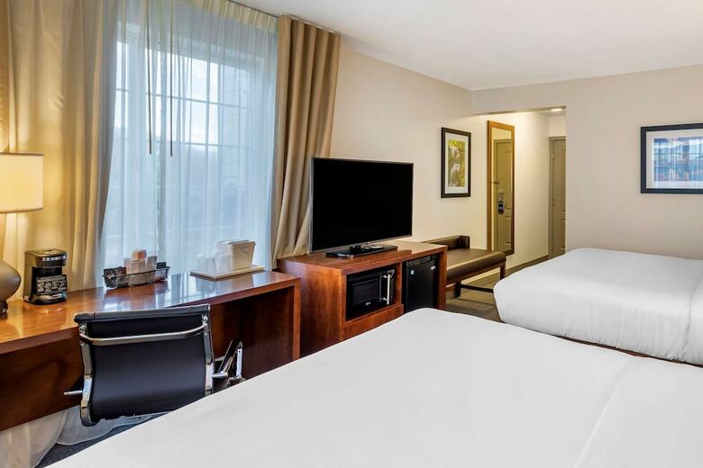 Hotel Comfort Inn & Suites