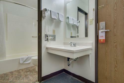 Motel Super 8 Limon