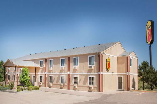 Motel Super 8 Limon