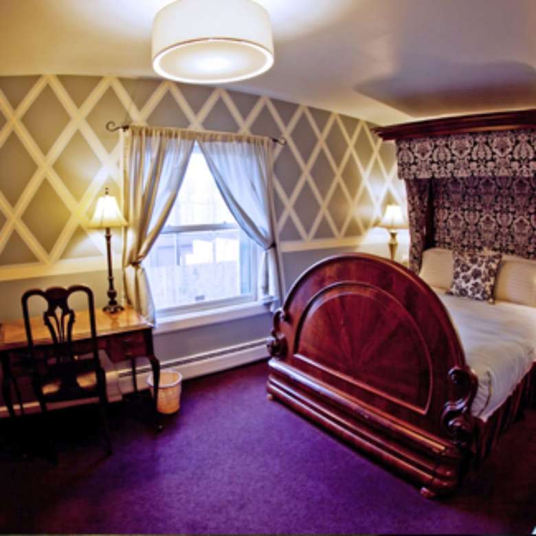 Queen Anne Bed And Breakfast