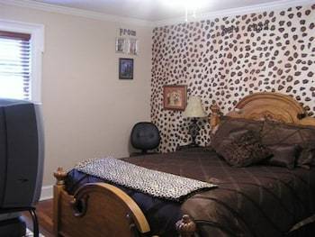 Shalom House Bed And Breakfast