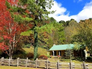 Beechwood Inn - Bed Breakfast And Wine Cellar