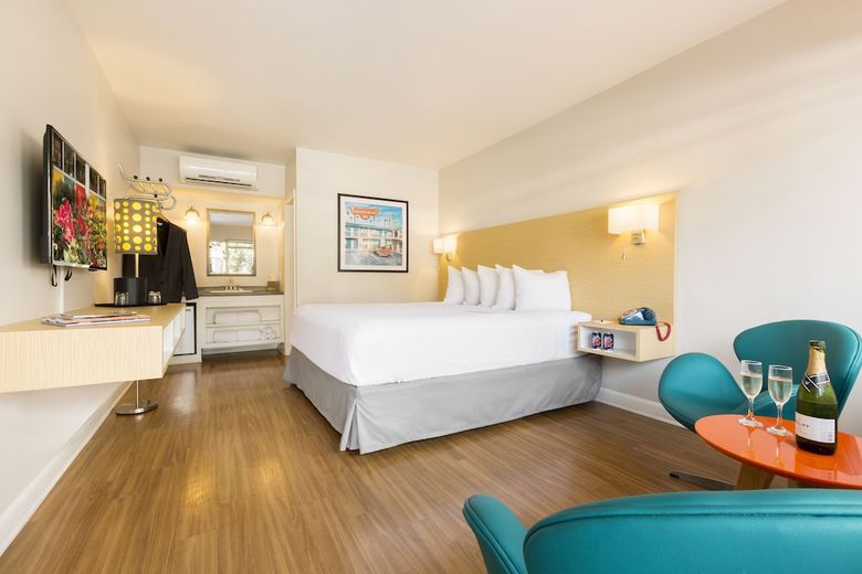 Hotel Thunderbird Inn