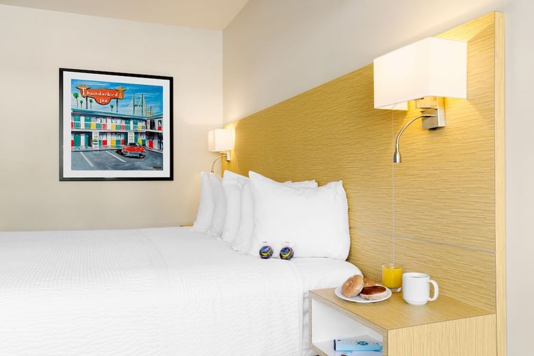 Hotel Thunderbird Inn
