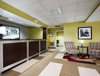 Hotel Super 8 Calhoun