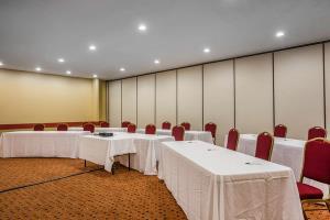 Hostal Quality Inn & Conference Center
