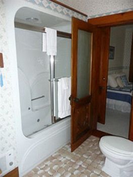 Squiers Manor B&B